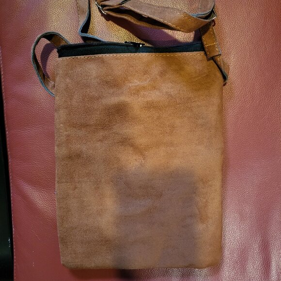 NWOT  Skull embroidered purse/crossbody bag - Picture 2 of 2